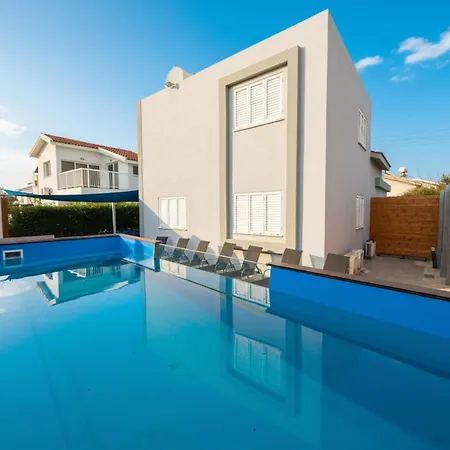 Willa Seaview 6-bedroom With Private Pool Near