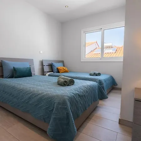 Seaview 6-bedroom With Private Pool Near Ajia Napa