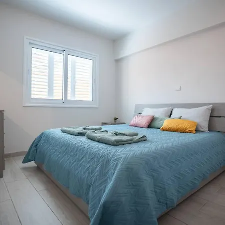 Seaview 6-bedroom With Private Pool Near Ajia Napa