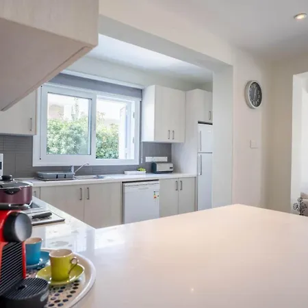 Seaview 6-bedroom With Private Pool Near Willa