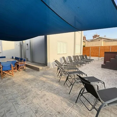 Seaview 6-bedroom With Private Pool Near Willa